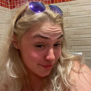 Meet your Posher, Chloe